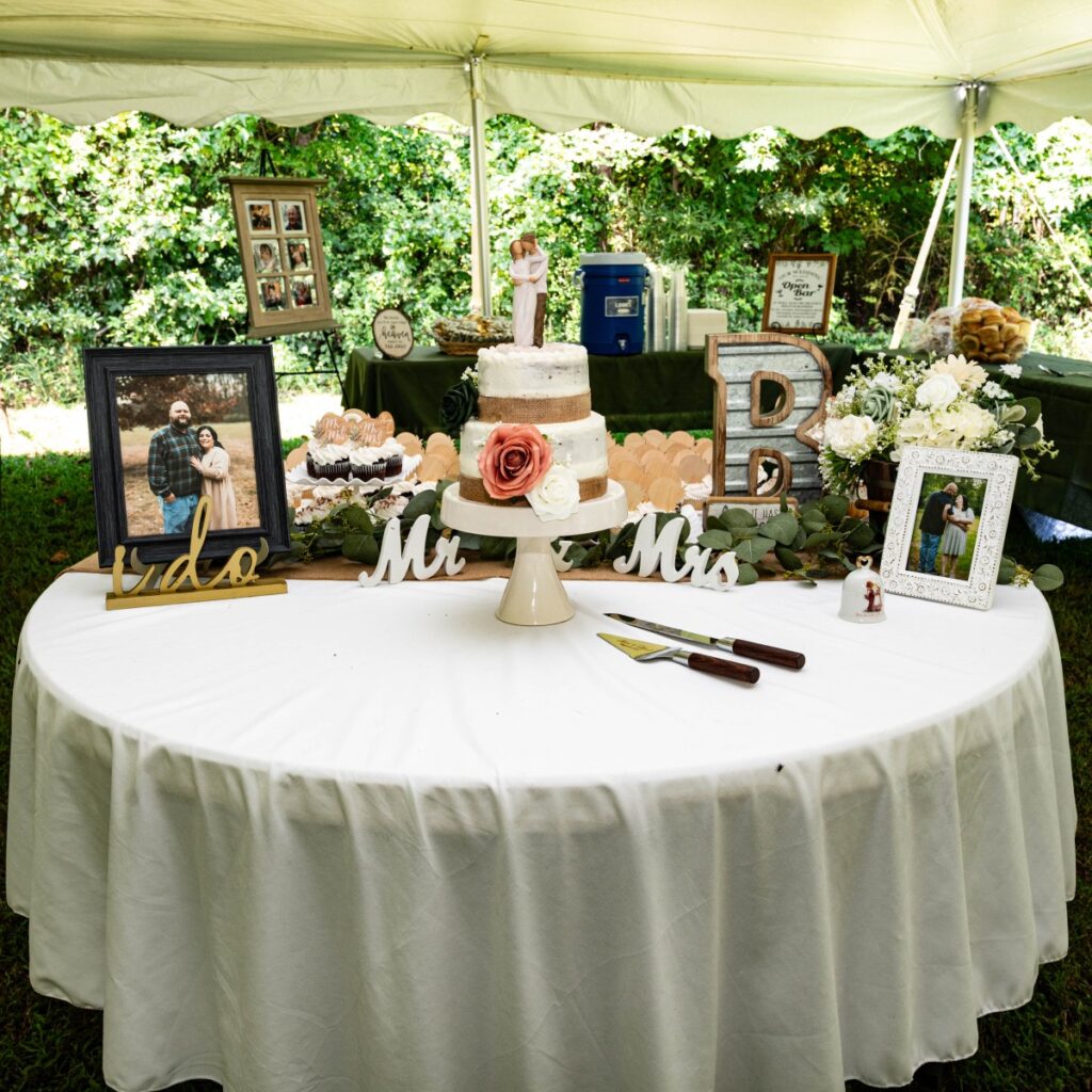 Backyard intimate wedding in Smyrna, DE